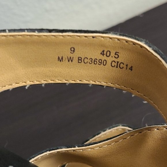 b.o.c. Black Strappy Sandals - Picture 6 of 8